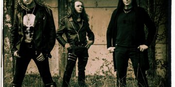 Parris Hyde, Max Dean e Cinzia Zeta Moon fuori dalla band