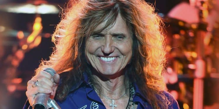 Whitesnake, problemi di salute per David Coverdale: tour annullati