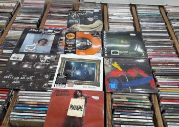 Amazon, sospende lo stoccaggio di CD e vinili