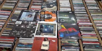 Amazon, sospende lo stoccaggio di CD e vinili