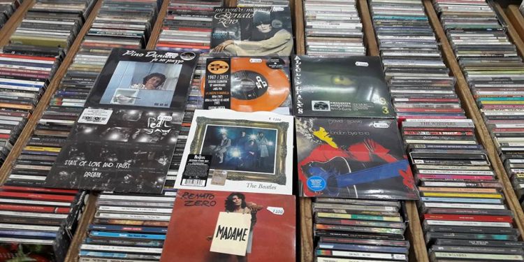 Amazon, sospende lo stoccaggio di CD e vinili