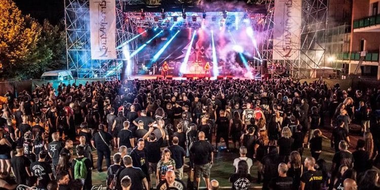 Agglutination, sospesa ufficialmente la raccolta fondi