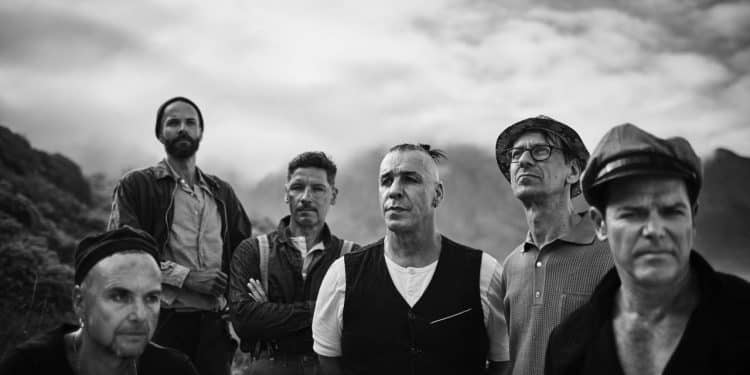 Rammstein, Till Lindemann è negativo al test per il coronavirus