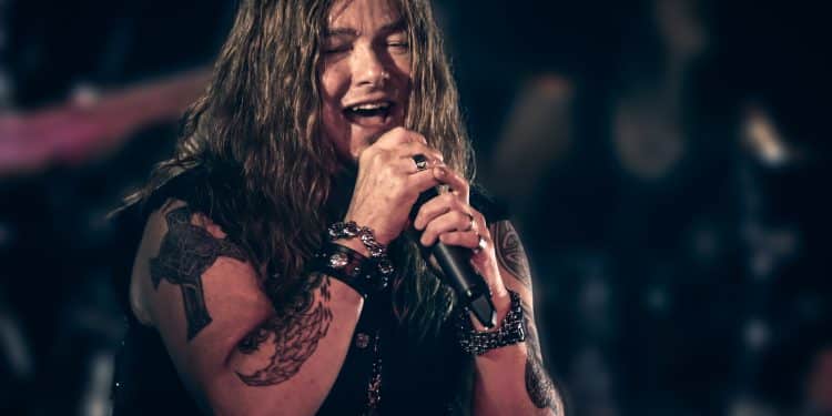 Mark Boals, in arrivo il progetto “Shining Black”