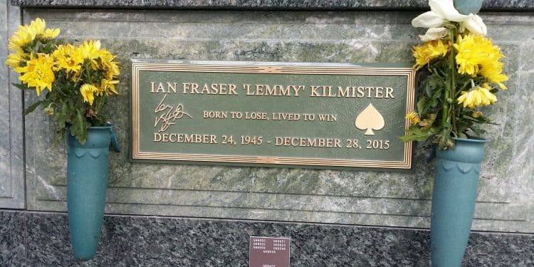 Tombe Rock, le immagini dove è sepolto il mitico Ian Fraser “Lemmy” Kilmister