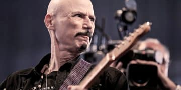 Lutto nel mondo della musica, è morto il leggendario chitarrista Bob Kulick