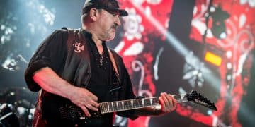 La denuncia choc della ex compagna di Ghigo dei Litfiba: “Mi ha pestata per anni. Ora vuole sbattermi fuori di casa”