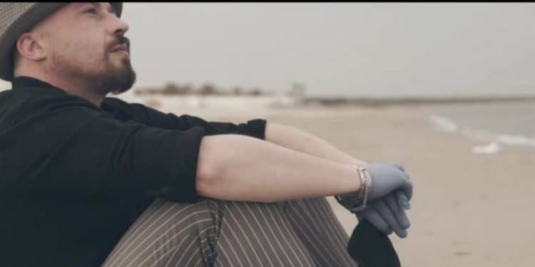 “Guanti di lattice”, Frankavilla racconta l’Italia che lotta contro il covid – 19