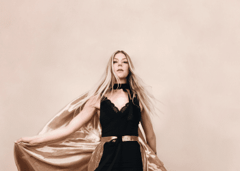 Louise Lemón, svela il nuovo video di ‘Devil’