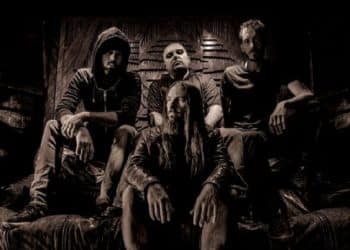 DEMANDE À LA POUSSIÈRE, la Post Apocalyptic Doom Metal band DEMANDE À LA POUSSIÈRE firma per My Kingdom Music