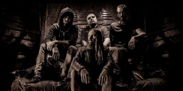 DEMANDE À LA POUSSIÈRE, la Post Apocalyptic Doom Metal band DEMANDE À LA POUSSIÈRE firma per My Kingdom Music