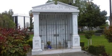 Tombe Rock, il mausoleo dove è sepolto Randy Rhoads