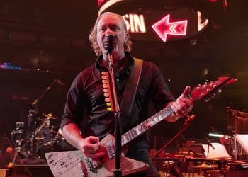 Metallica & San Francisco Symphony, il video dal vivo di Moth Into Flame