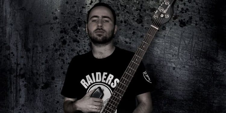 Dimitri “Mitra” Maragna è il nuovo bassista della band FEAR BETWEEN CROWD