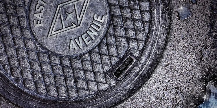 EAST TEMPLE AVENUE – Both Sides Of Midnight