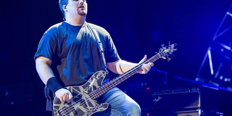 WOLFGANG VAN HALEN, pubblica “Distance”