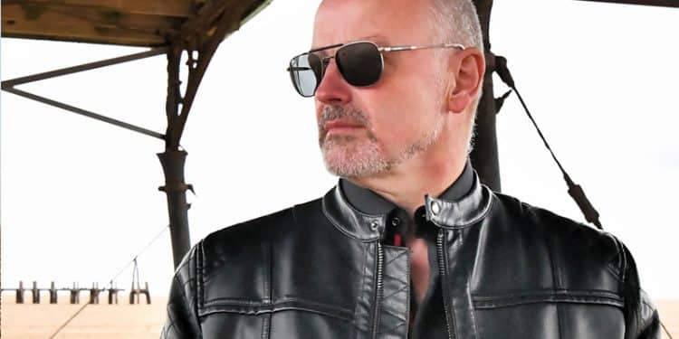 Gary Hughes, il nuovo album solista “Waterside”