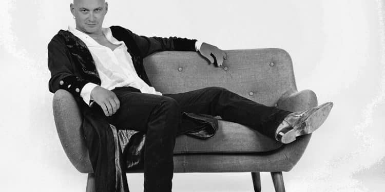 Metalium, Lars Ratz muore in un incidente aereo