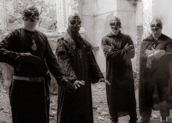 Tony Tears, “Non succederà mai di vedere una copertina slacciata alla musica”