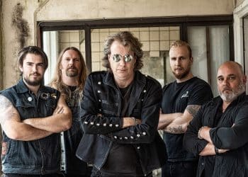 Burning, un brano con Dennis Stratton