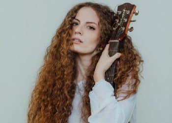 TALÈA, esce oggi il singolo e video d’esordio “Song in the Dark