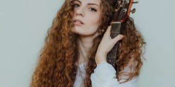 TALÈA, esce oggi il singolo e video d’esordio “Song in the Dark