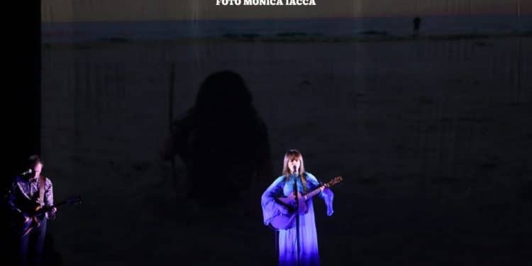 Carmen Consoli, quelle brave ragazze in tour col camper