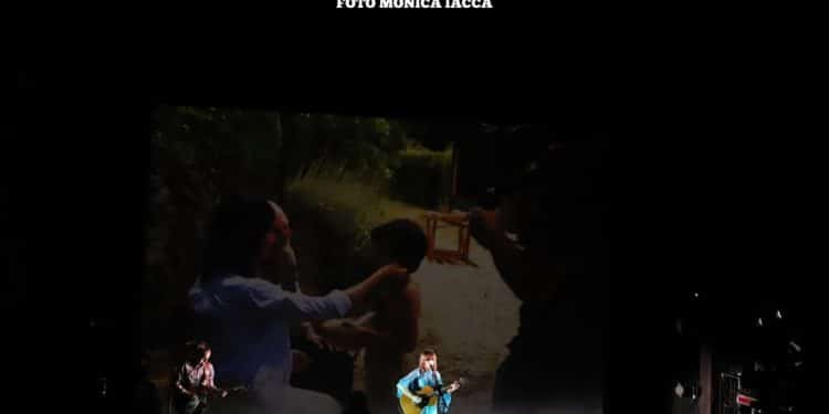 Carmen Consoli, quelle brave ragazze in tour col camper