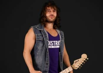 WHITE SKULL: un video a tema natalizio dal chitarrista Valentino Francavilla