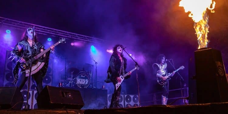 Nadir Music e Black Widow Records presentano: Portolive Metal Tribute Fest