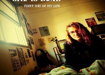 She is dead porta un’atmosfera sonora sorprendente nel nuovo singolo “First day of my life”