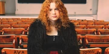 Ava Toton è una chitarrista/cantautrice prodigio e una speranza per il futuro del rock