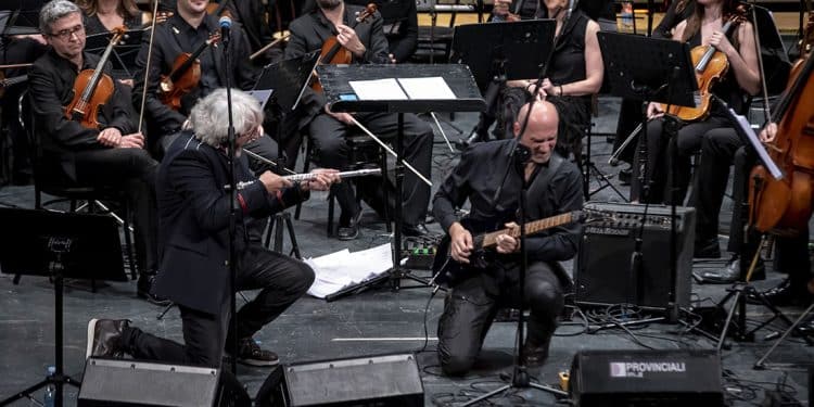 Ciao, Vittorio – L’Orchestra della Magna Grecia ricorda De Scalzi dei New Trolls