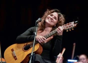 Chiara Civello con l’Orchestra della Magna Grecia giovedì sera all’Orfeo