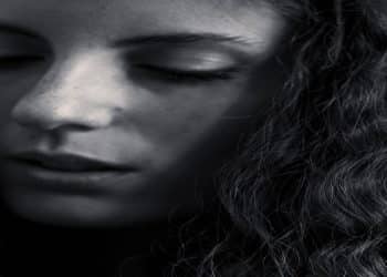 Talèa con Antonio Aiazzi (Litfiba) nel singolo “Sconnessi”