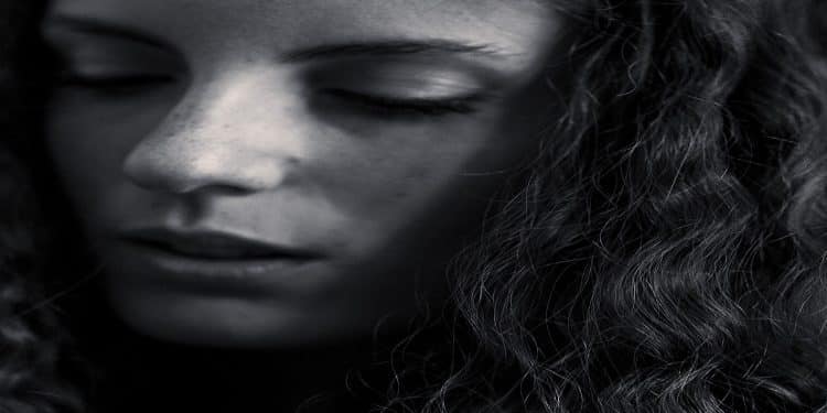 Talèa con Antonio Aiazzi (Litfiba) nel singolo “Sconnessi”