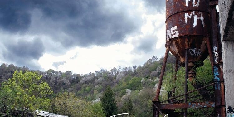 LOUDMOTHER: fuori ora l’album “Falling Apart”