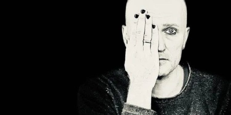 Il progetto tedesco Screaming Bones pubblica il video di “Dragonfly”