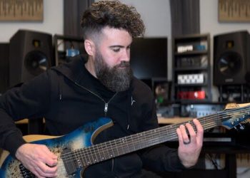 Shane Lentz, viaggio nel vuoto cosmico con “APHOTIC | LIMINAL | NIHIL”