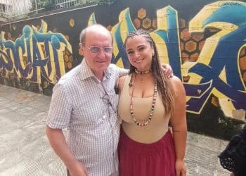 Federica D conquista la scena internazionale: dopo il debutto con MGM-Pye-Pathé Records arriva un album di cover e un brano inedito registrato in Italia