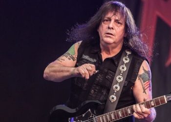 Addio a Ross “The Boss” Friedman, icona del metal: il chitarrista dei Manowar scompare a 72 anni