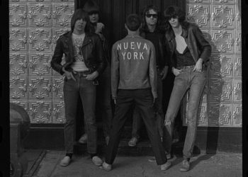 Roberta Bayley al MArTA: il punk di New York in mostra a Taranto tra Ramones, CBGB’s e cultura iconica
