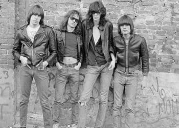 Medimex 2026 accende Taranto: i Ramones rivivono tra fotografia iconica e spettacolo immersivo