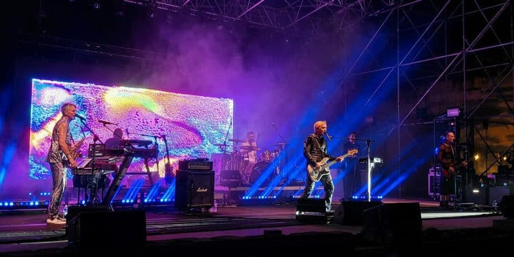 Bluvertigo, una notte da protagonisti alle Cave di Fantiano: il viaggio di “Essere Umani” conquista il Cinzella Festival 2026