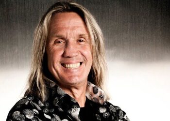 Nicko McBrain, arriva in Italia l’autobiografia dello storico batterista degli Iron Maiden